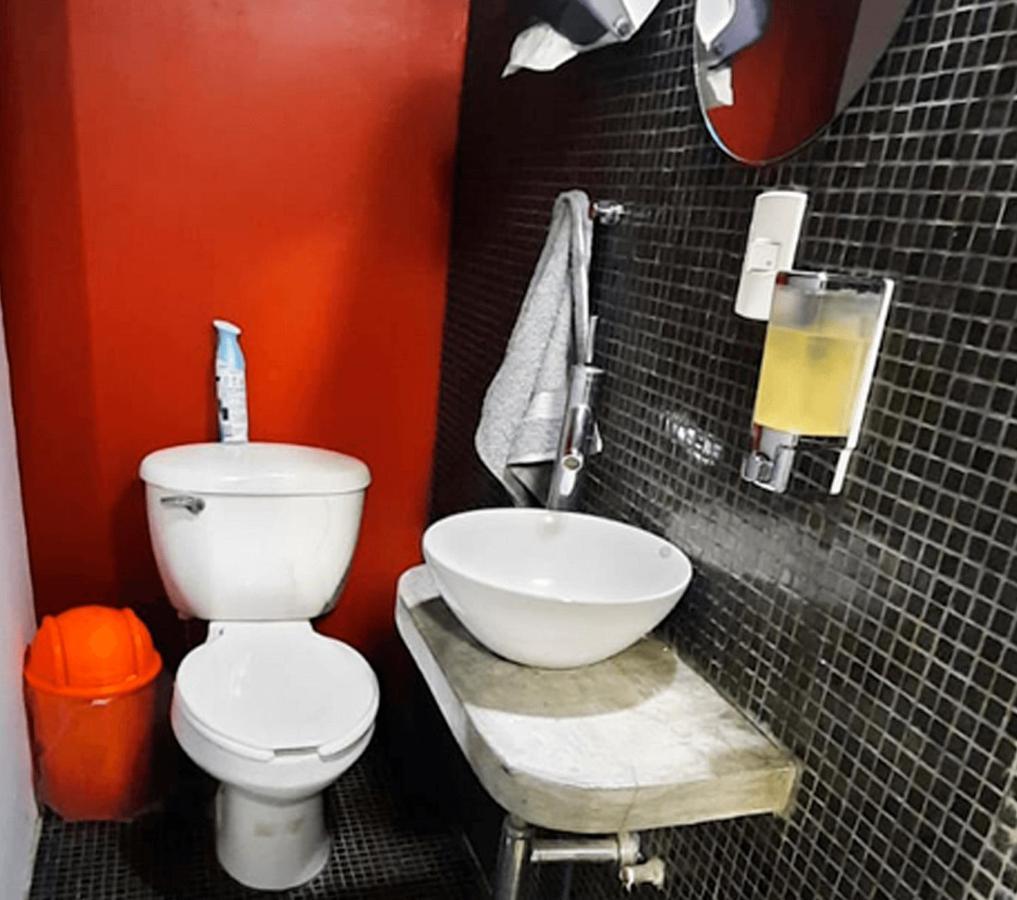 Habitaciones Privadas Con Bano Propio En Una Zona Segura Y Centrica De Guadalajara. Exterior foto
